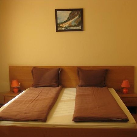 Family Hotel Veronika Devin Kültér fotó